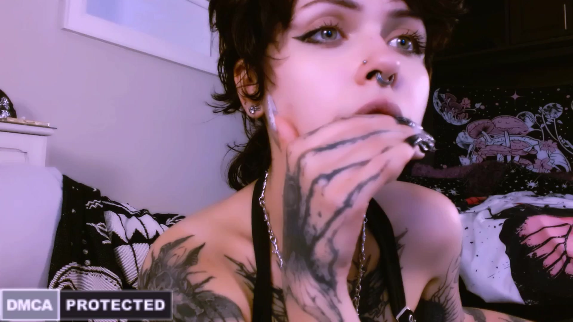 Gallery image thumbnail from CuddleFoxy's myfreecams stream on, 06/25/2025, 09:44 image 17 of 20
