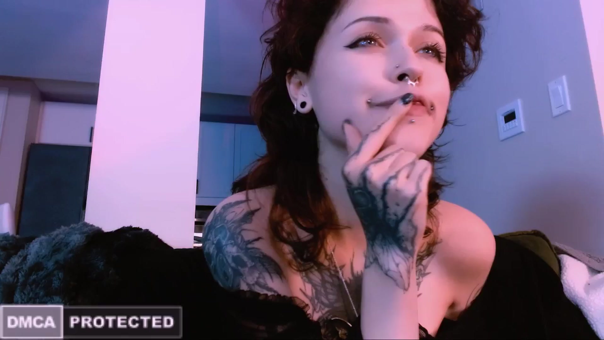 Gallery image thumbnail from CuddleFoxy's myfreecams stream on, 10/26/2025, 09:03 image 2 of 20