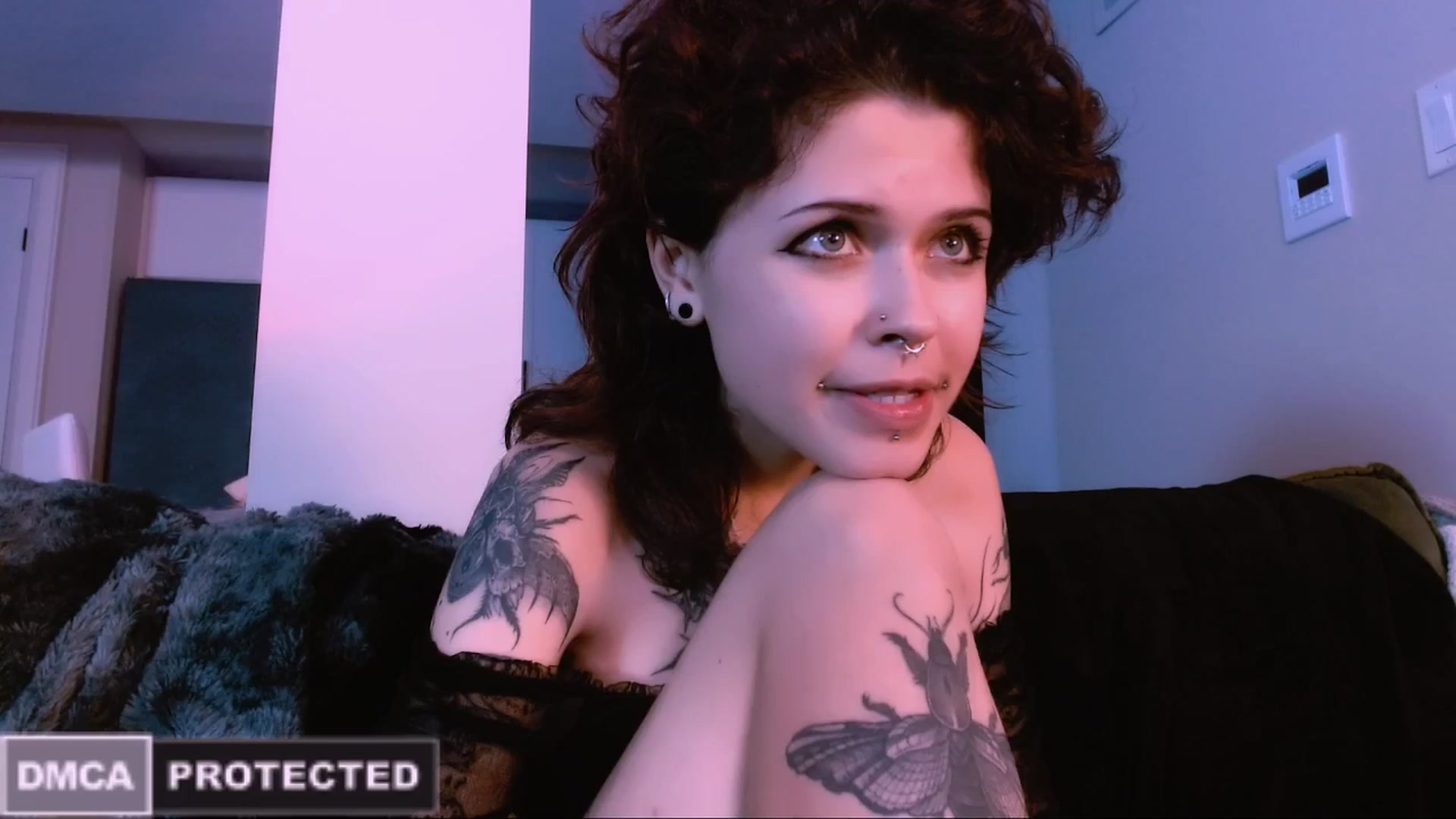 Gallery image thumbnail from CuddleFoxy's myfreecams stream on, 10/26/2025, 09:03 image 17 of 20