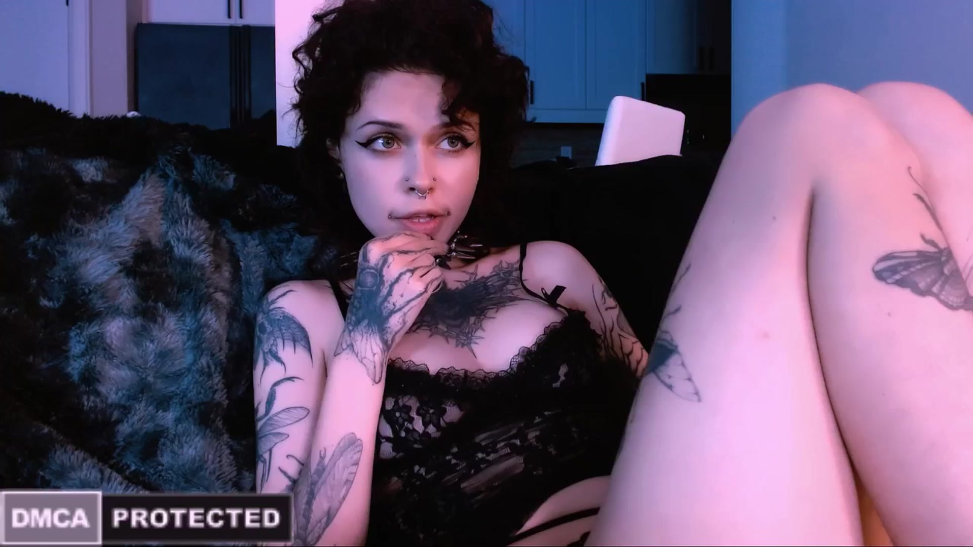 Gallery image thumbnail from CuddleFoxy's myfreecams stream on, 10/27/2025, 06:48 image 19 of 20