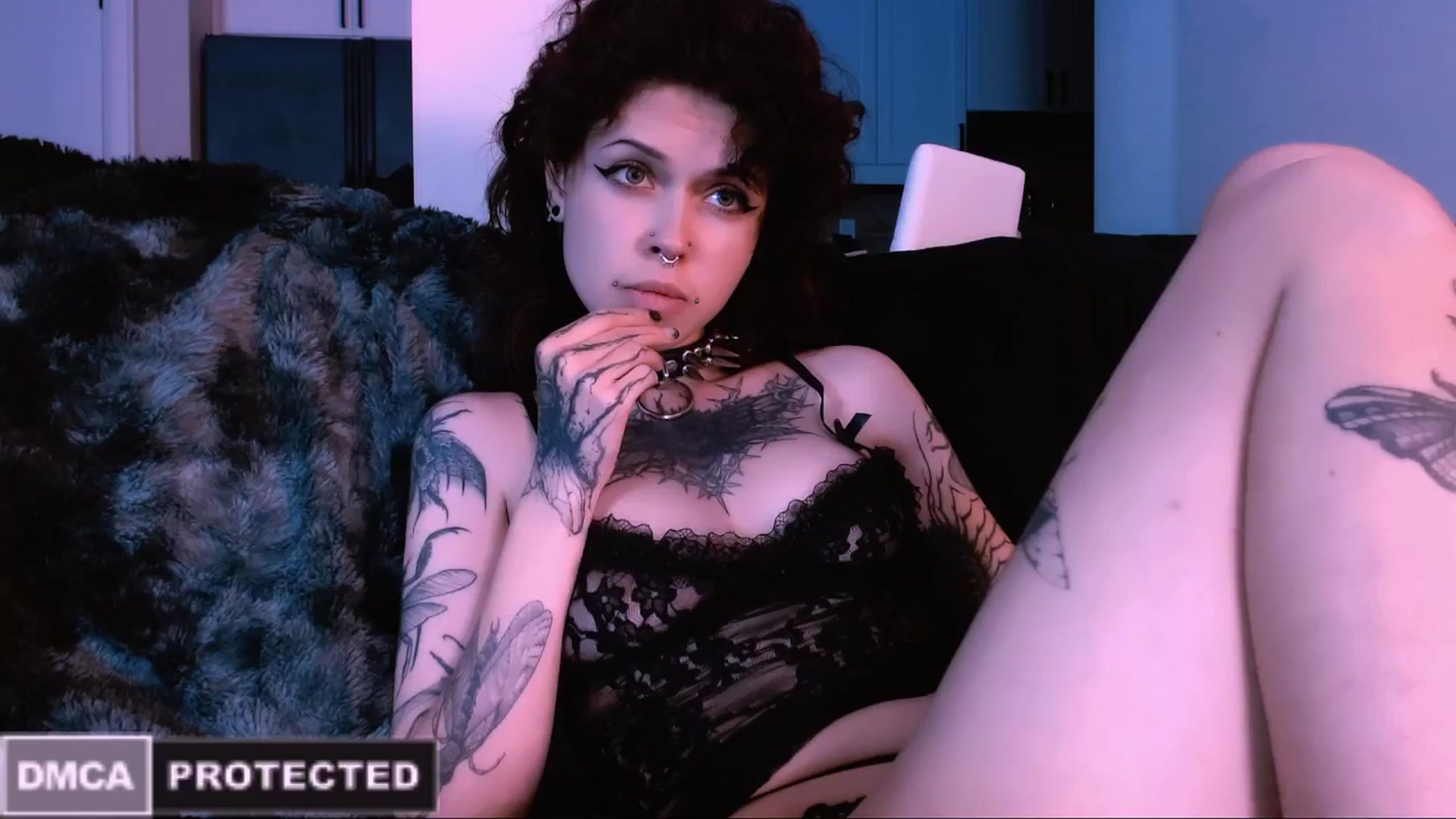 Gallery image thumbnail from CuddleFoxy's myfreecams stream on, 10/27/2025, 06:48 image 7 of 20