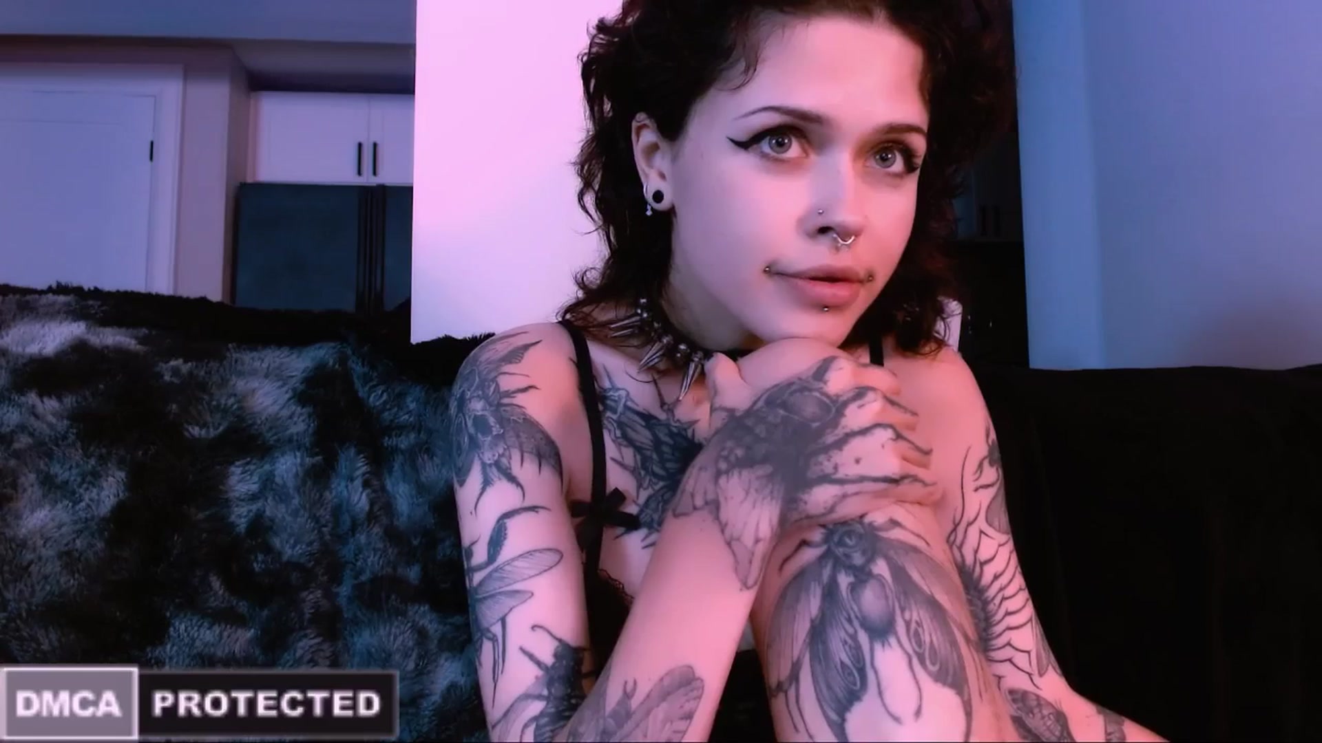 Gallery image thumbnail from CuddleFoxy's myfreecams stream on, 10/27/2025, 09:12 image 5 of 20