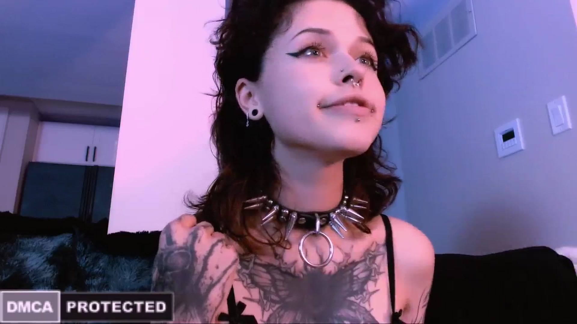 Gallery image thumbnail from CuddleFoxy's myfreecams stream on, 10/27/2025, 09:12 image 6 of 20