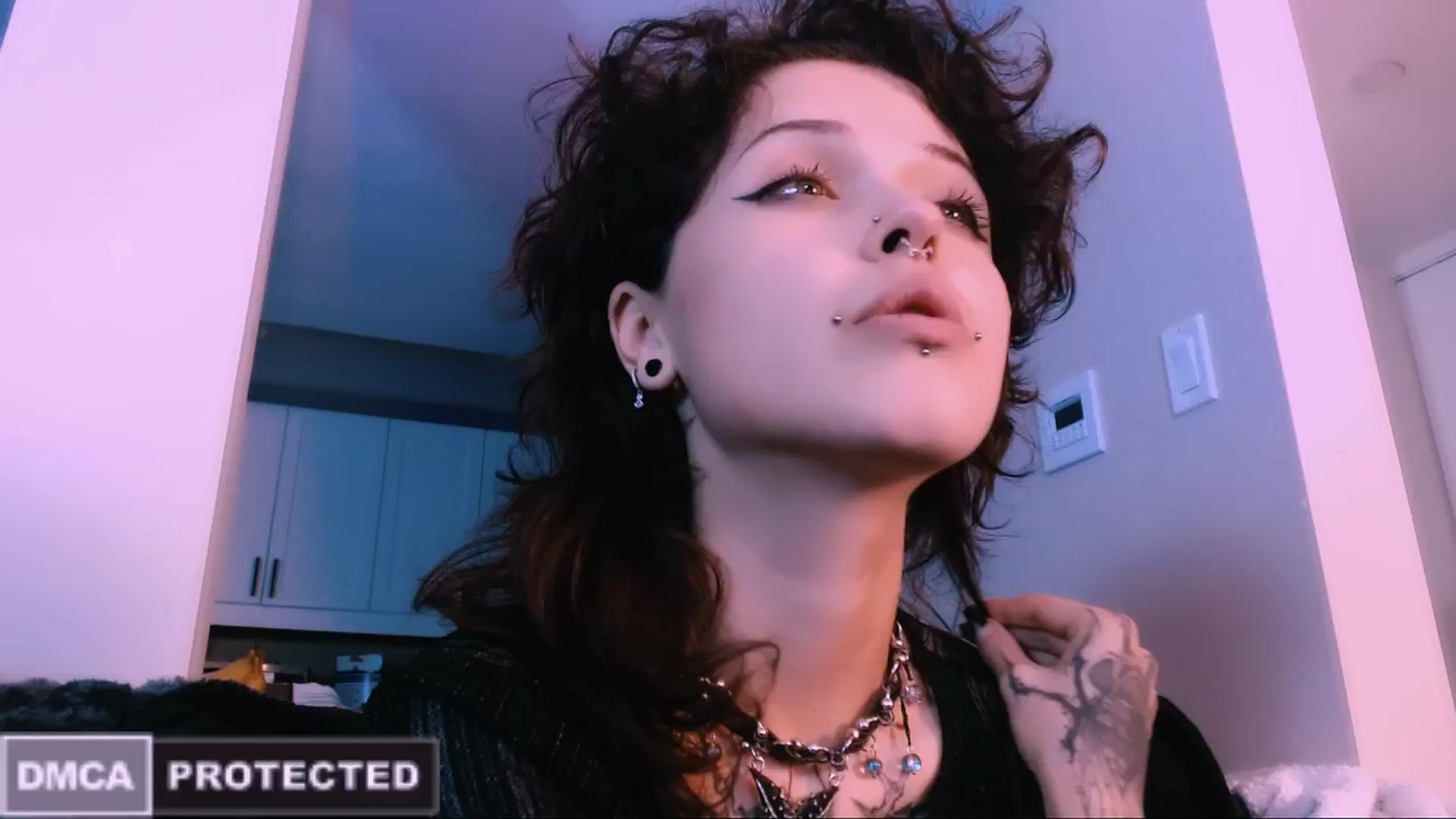 Gallery image thumbnail from CuddleFoxy's myfreecams stream on, 10/30/2025, 09:48 image 4 of 20