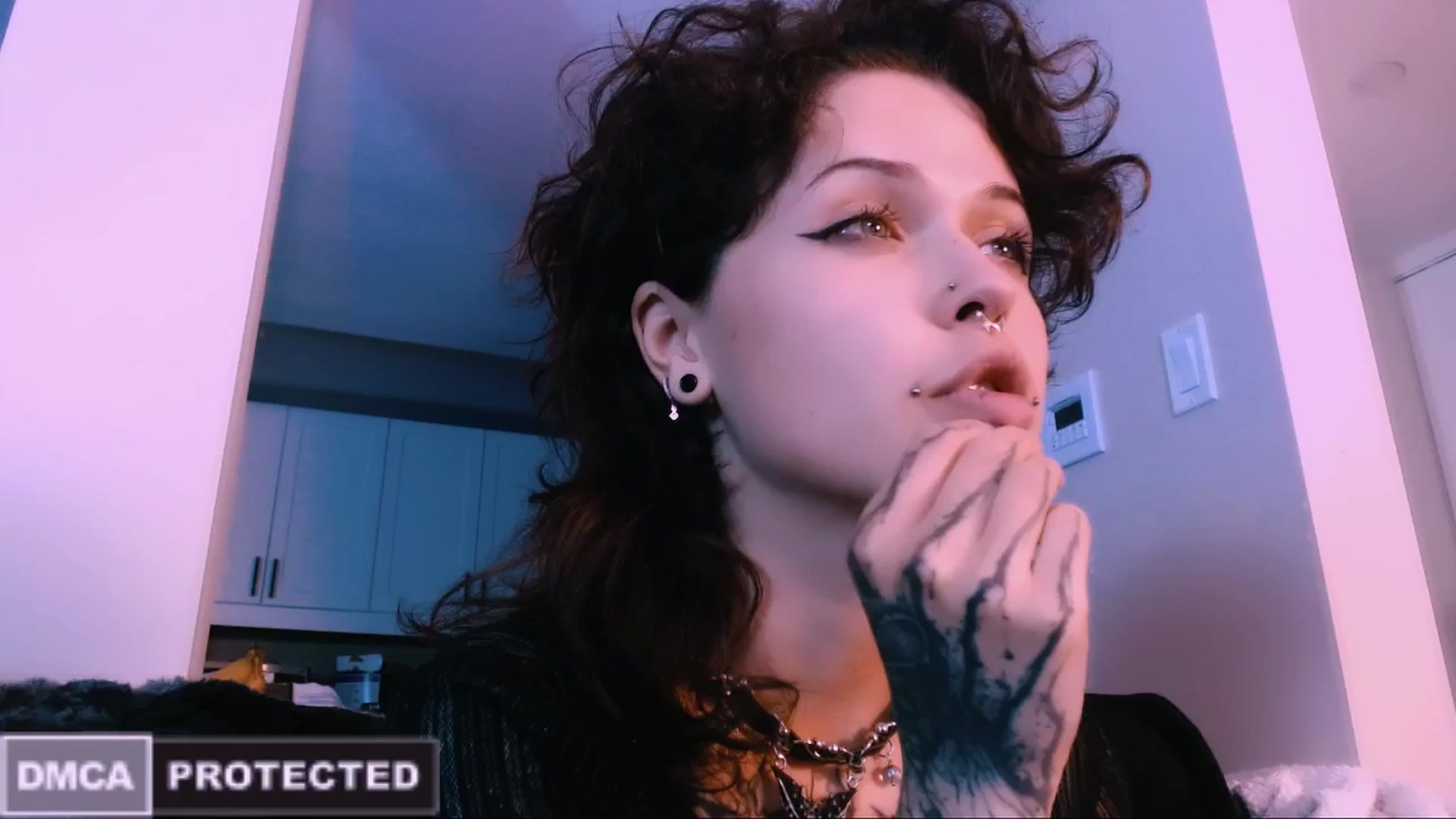 Gallery image thumbnail from CuddleFoxy's myfreecams stream on, 10/30/2025, 09:48 image 6 of 20