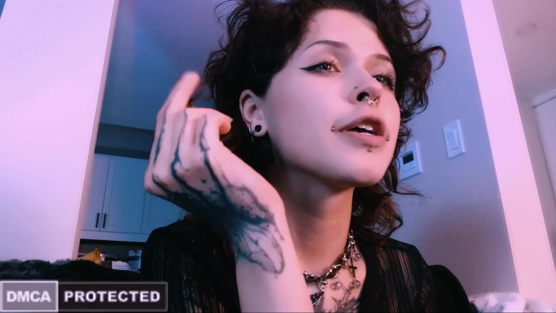 Gallery image thumbnail from CuddleFoxy's myfreecams stream on, 10/30/2025, 09:48 image 14 of 20