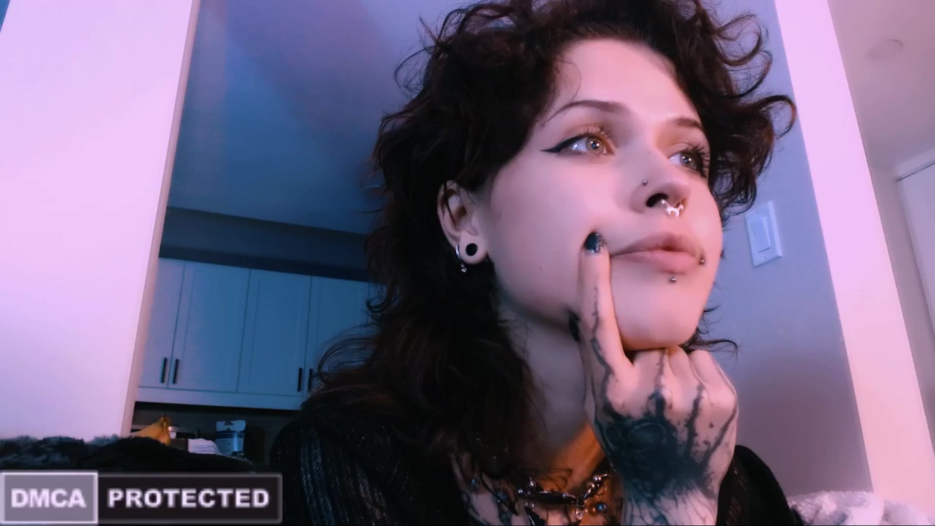 Gallery image thumbnail from CuddleFoxy's myfreecams stream on, 10/30/2025, 09:48 image 2 of 20