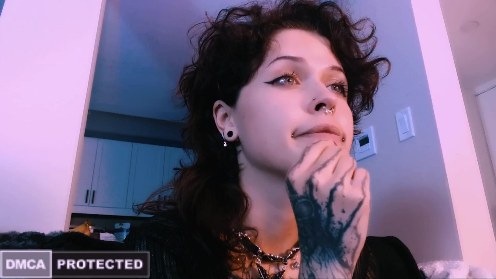 Gallery image thumbnail from CuddleFoxy's myfreecams stream on, 10/30/2025, 09:48 image 5 of 20