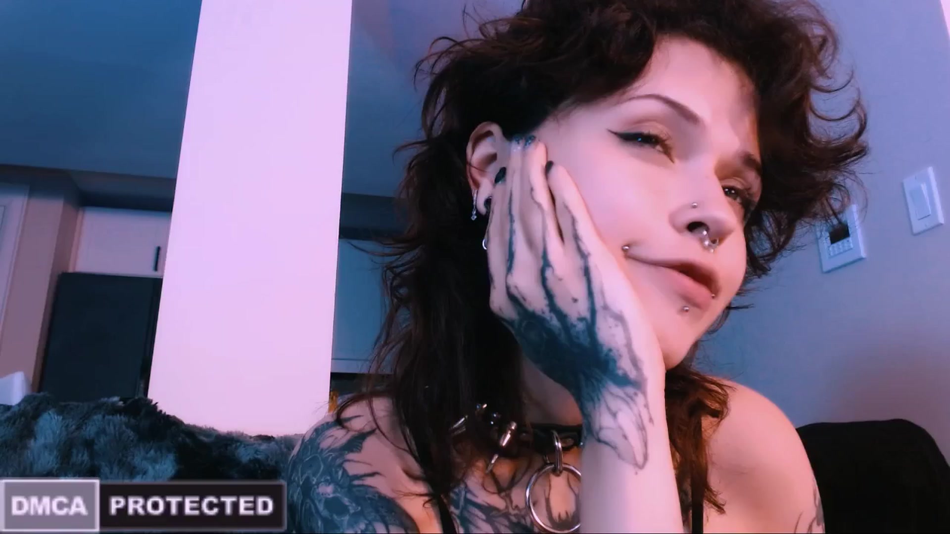 Gallery image thumbnail from CuddleFoxy's myfreecams stream on, 10/31/2025, 09:18 image 8 of 20