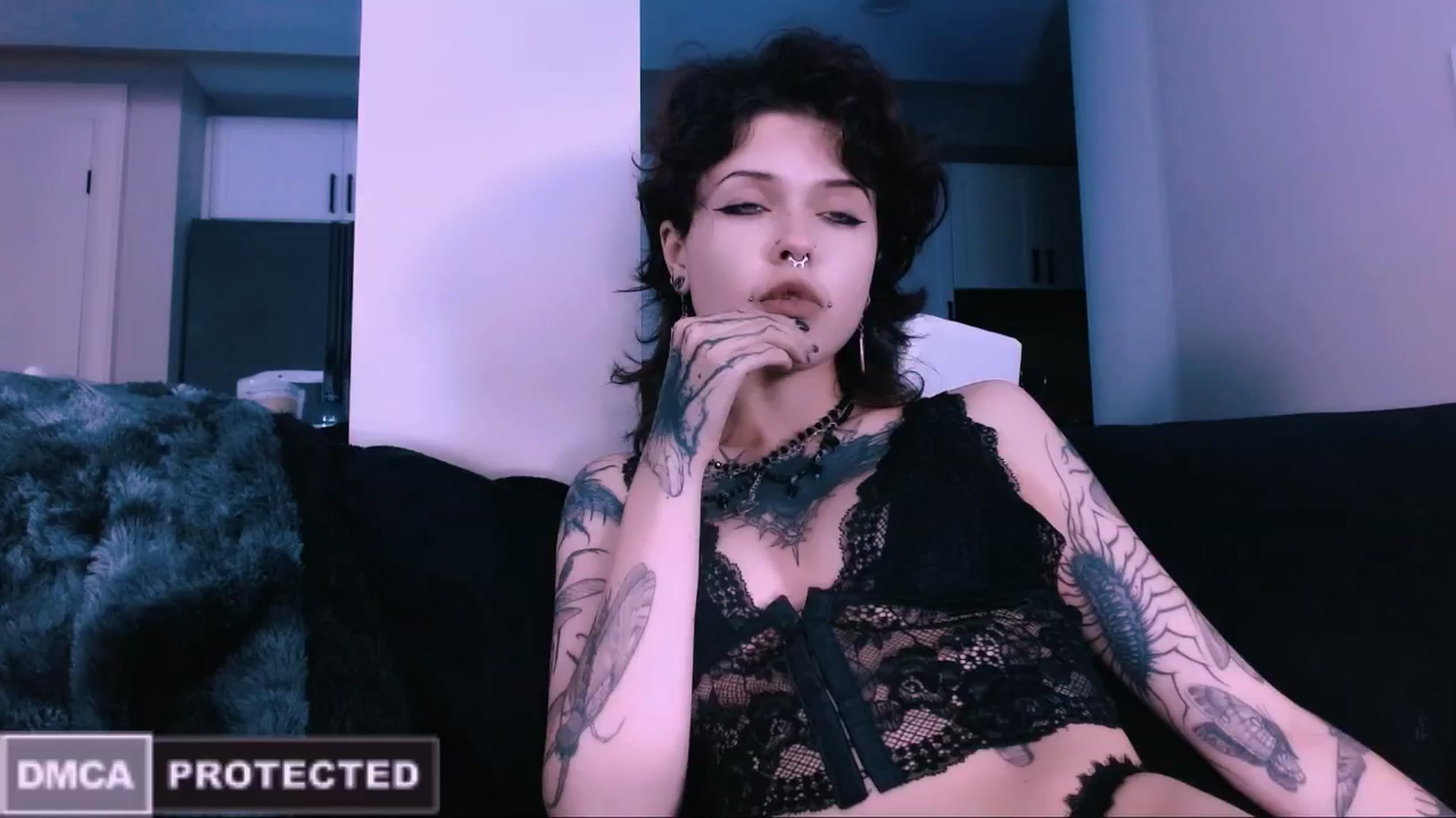 Gallery image thumbnail from CuddleFoxy's myfreecams stream on, 11/06/2025, 10:46 image 15 of 20