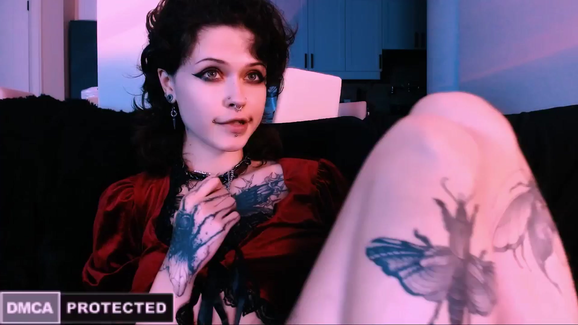 Gallery image thumbnail from CuddleFoxy's myfreecams stream on, 11/12/2025, 08:45 image 8 of 20