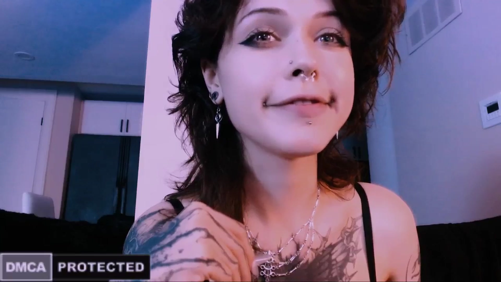 Gallery image thumbnail from CuddleFoxy's myfreecams stream on, 11/13/2025, 08:06 image 5 of 20