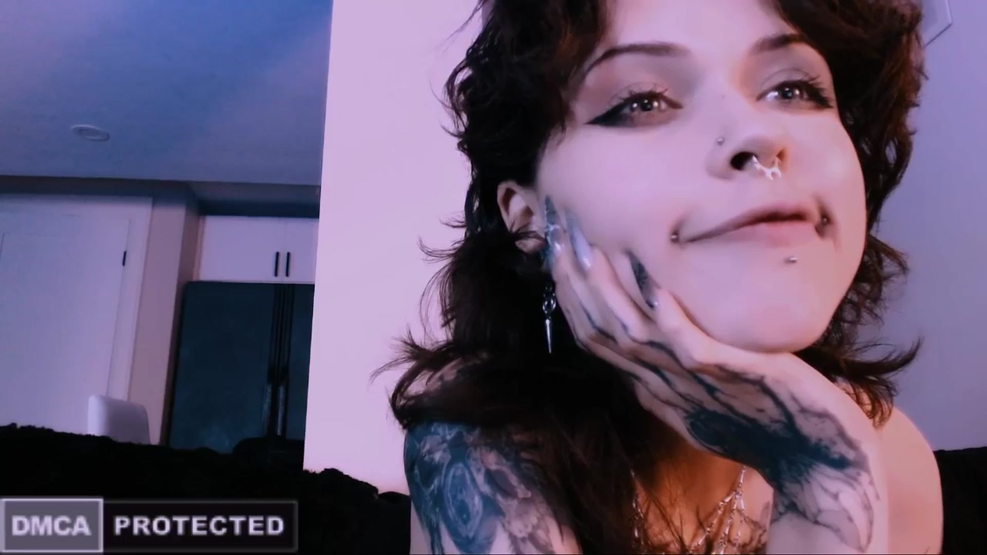 Gallery image thumbnail from CuddleFoxy's myfreecams stream on, 11/13/2025, 08:06 image 13 of 20