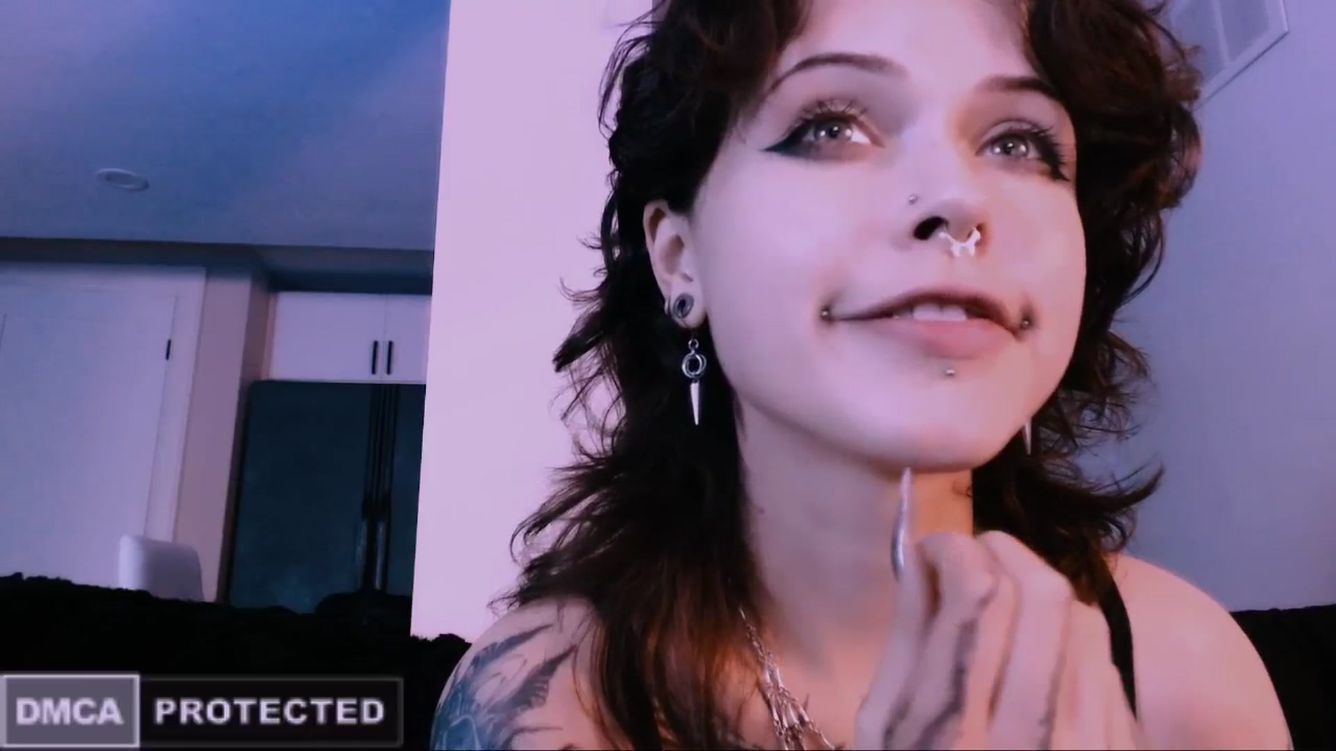 Gallery image thumbnail from CuddleFoxy's myfreecams stream on, 11/13/2025, 08:06 image 19 of 20