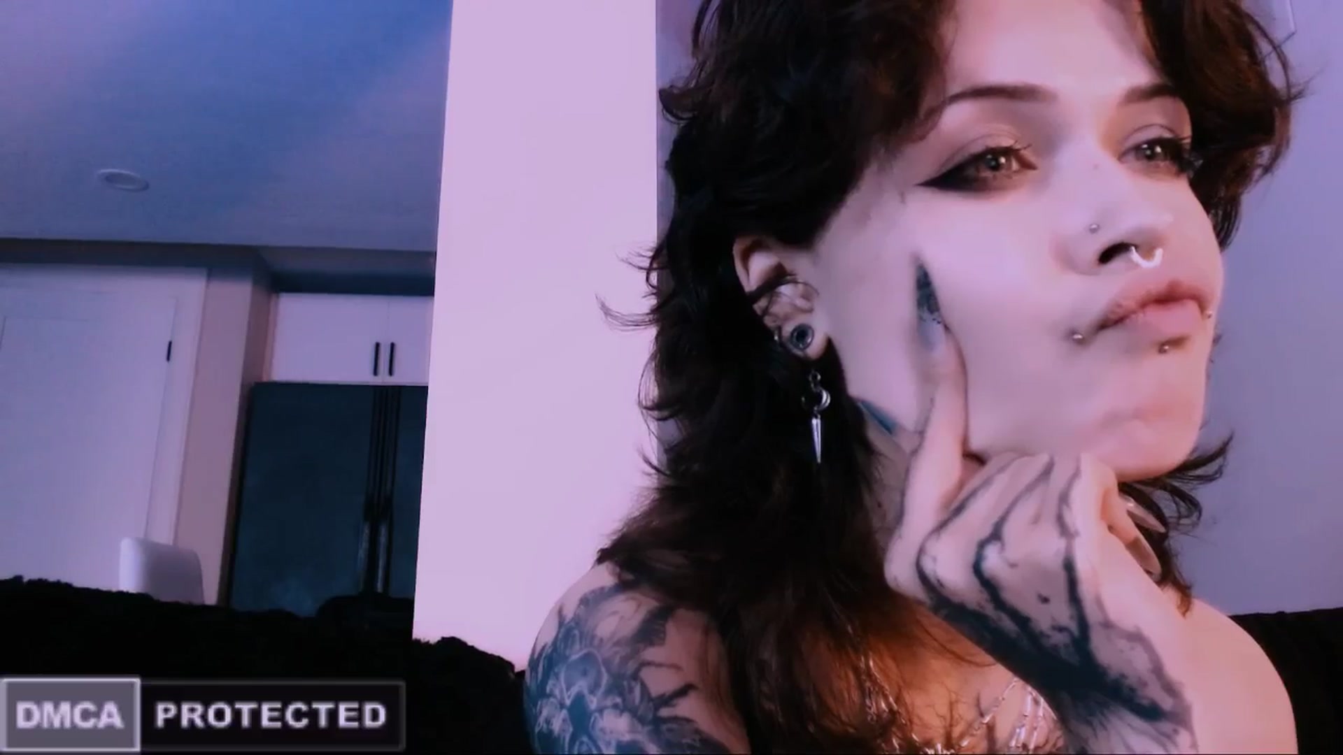 Gallery image thumbnail from CuddleFoxy's myfreecams stream on, 11/13/2025, 08:06 image 16 of 20