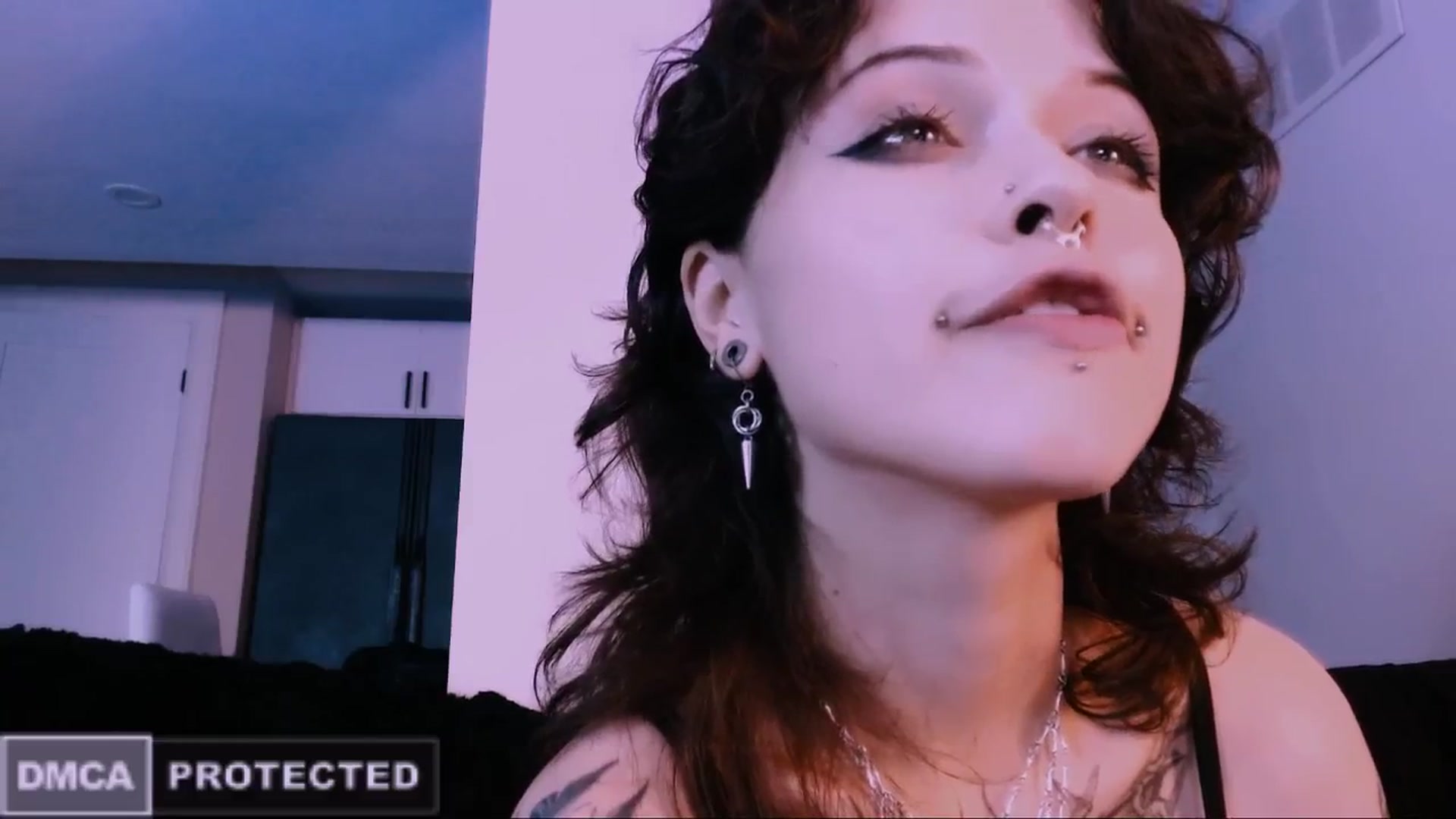 Gallery image thumbnail from CuddleFoxy's myfreecams stream on, 11/13/2025, 08:06 image 18 of 20