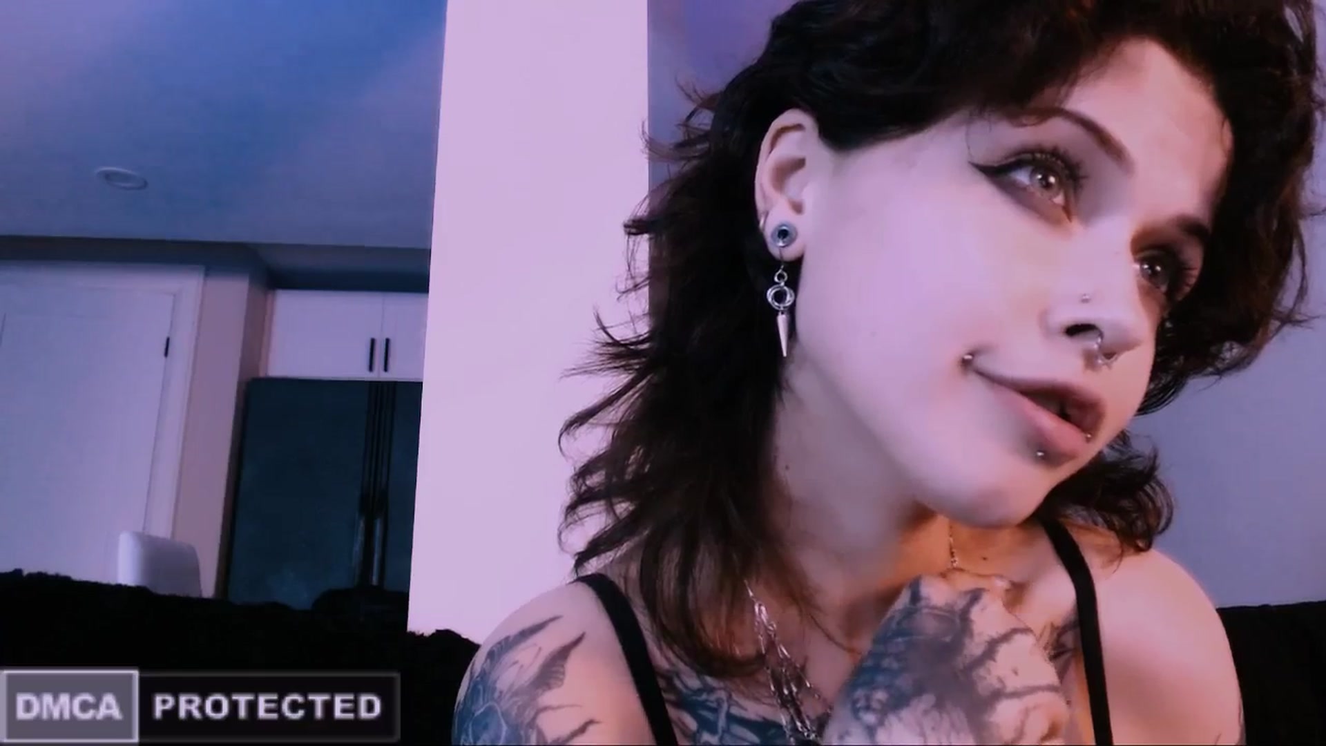 Gallery image thumbnail from CuddleFoxy's myfreecams stream on, 11/13/2025, 08:06 image 17 of 20