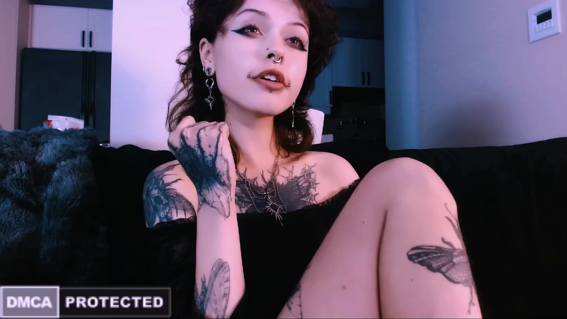 Gallery image thumbnail from CuddleFoxy's myfreecams stream on, 11/20/2025, 08:03 image 19 of 20