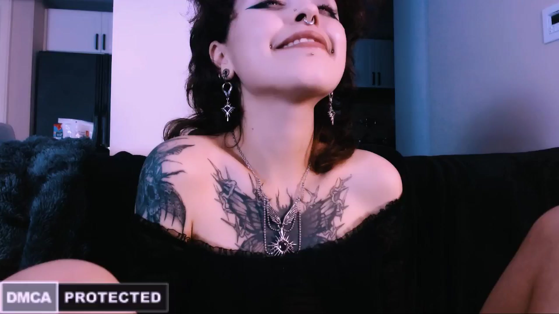 Gallery image thumbnail from CuddleFoxy's myfreecams stream on, 11/20/2025, 08:36 image 11 of 20