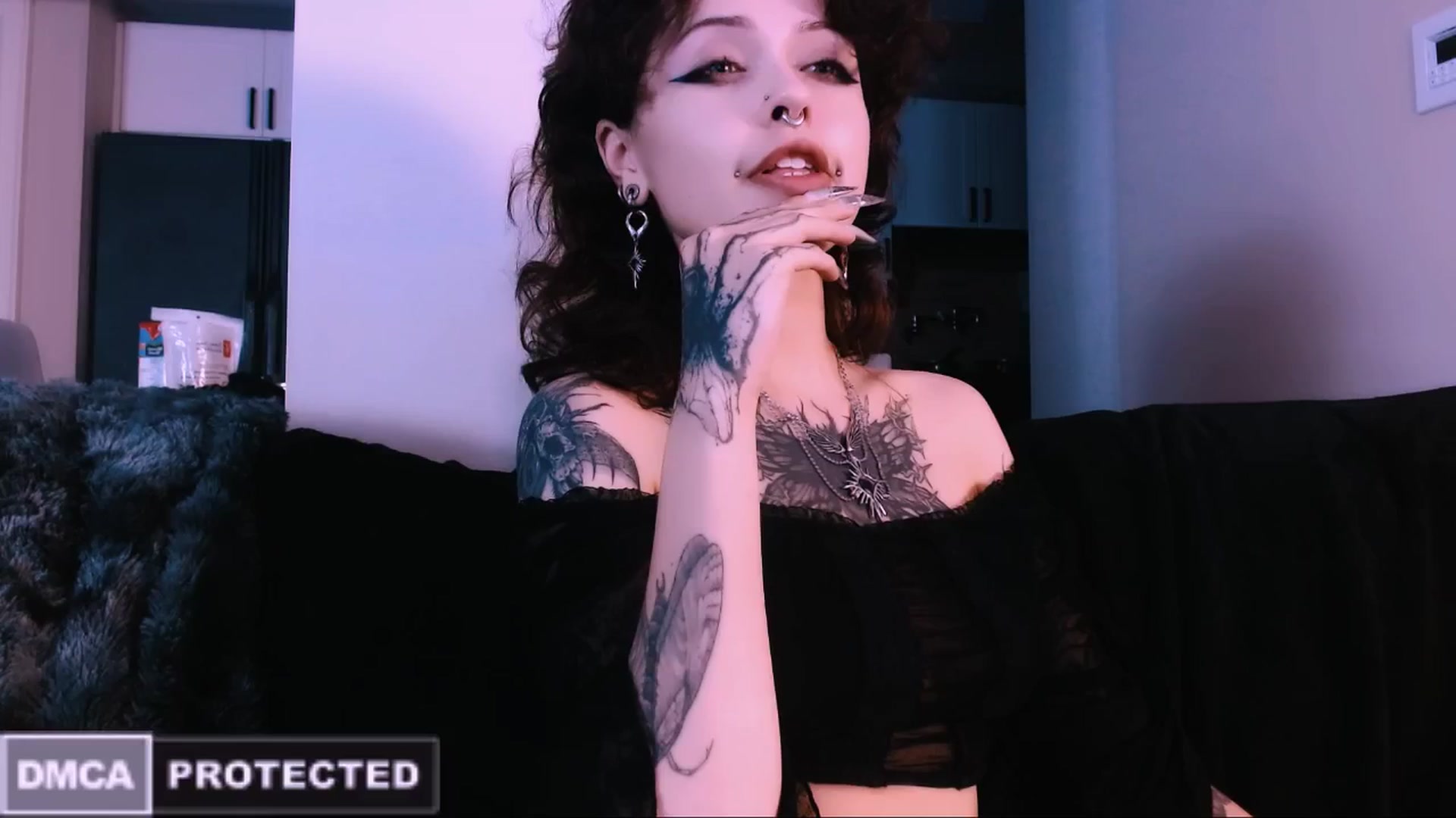 Gallery image thumbnail from CuddleFoxy's myfreecams stream on, 11/20/2025, 09:15 image 1 of 20