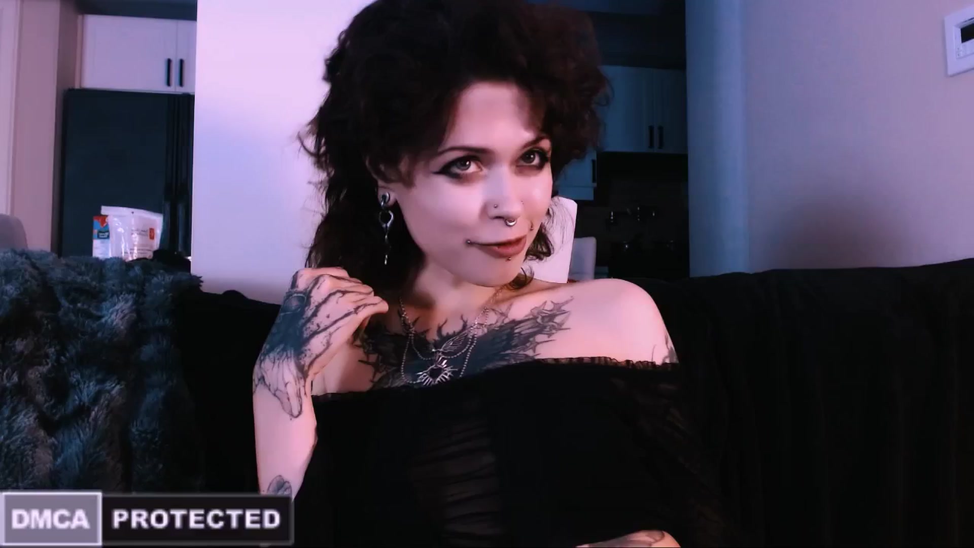 Gallery image thumbnail from CuddleFoxy's myfreecams stream on, 11/20/2025, 09:15 image 8 of 20