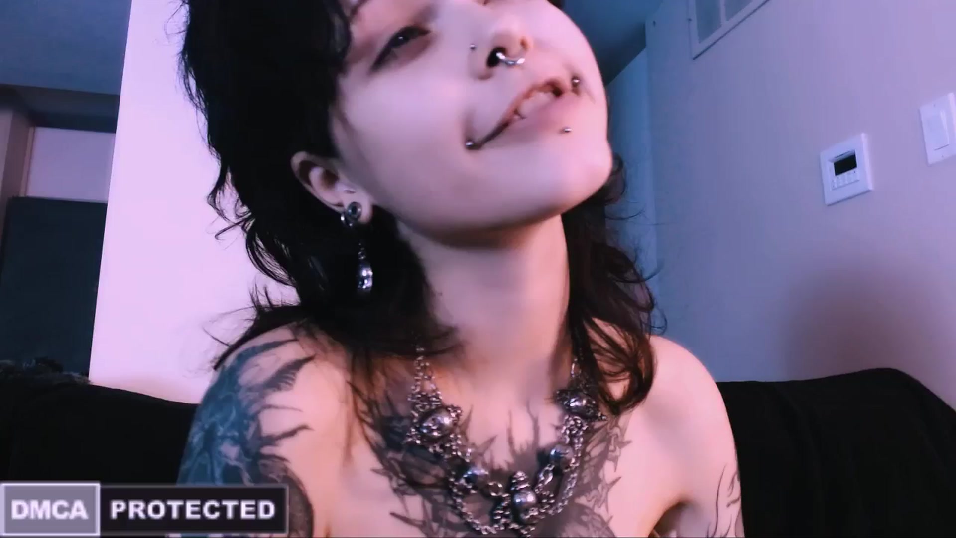 Gallery image thumbnail from CuddleFoxy's myfreecams stream on, 11/26/2025, 08:59 image 4 of 20
