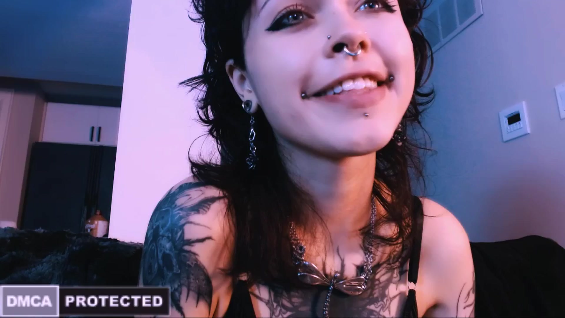 Gallery image thumbnail from CuddleFoxy's myfreecams stream on, 12/01/2025, 06:53 image 8 of 20