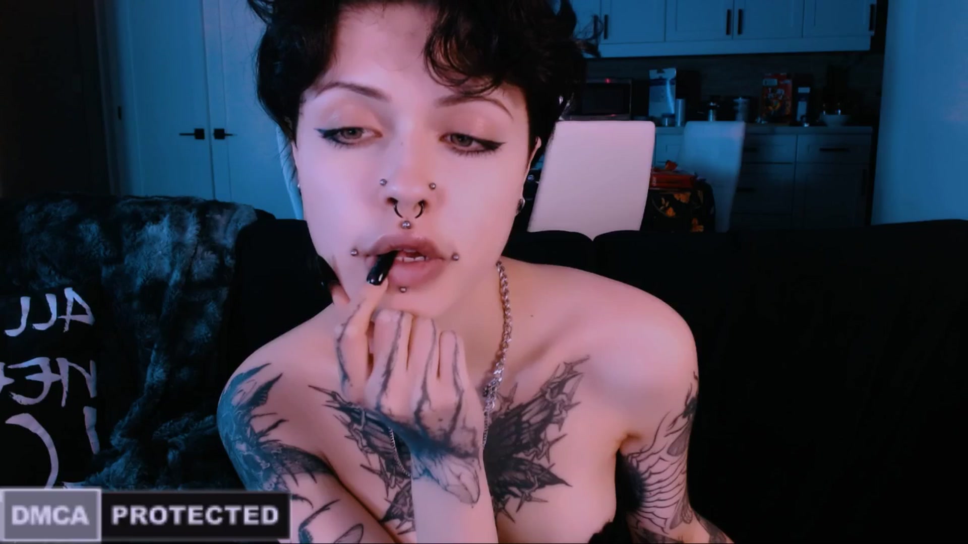Gallery image thumbnail from CuddleFoxy's myfreecams stream on, 12/22/2025, 07:51 image 12 of 20