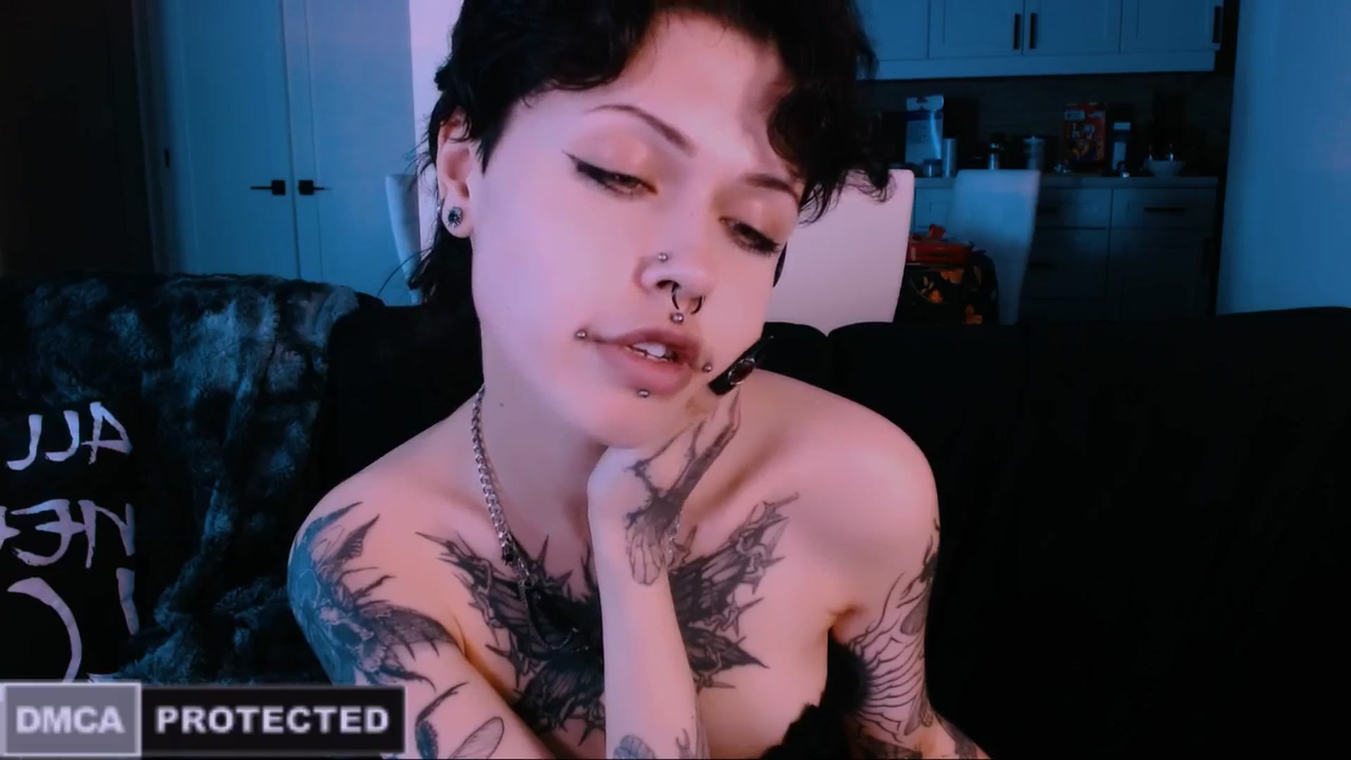 Gallery image thumbnail from CuddleFoxy's myfreecams stream on, 12/22/2025, 07:51 image 10 of 20