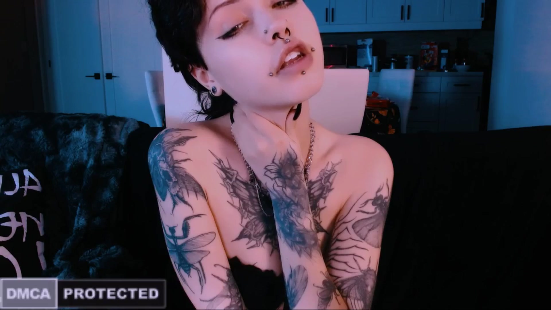 Gallery image thumbnail from CuddleFoxy's myfreecams stream on, 12/22/2025, 07:51 image 6 of 20