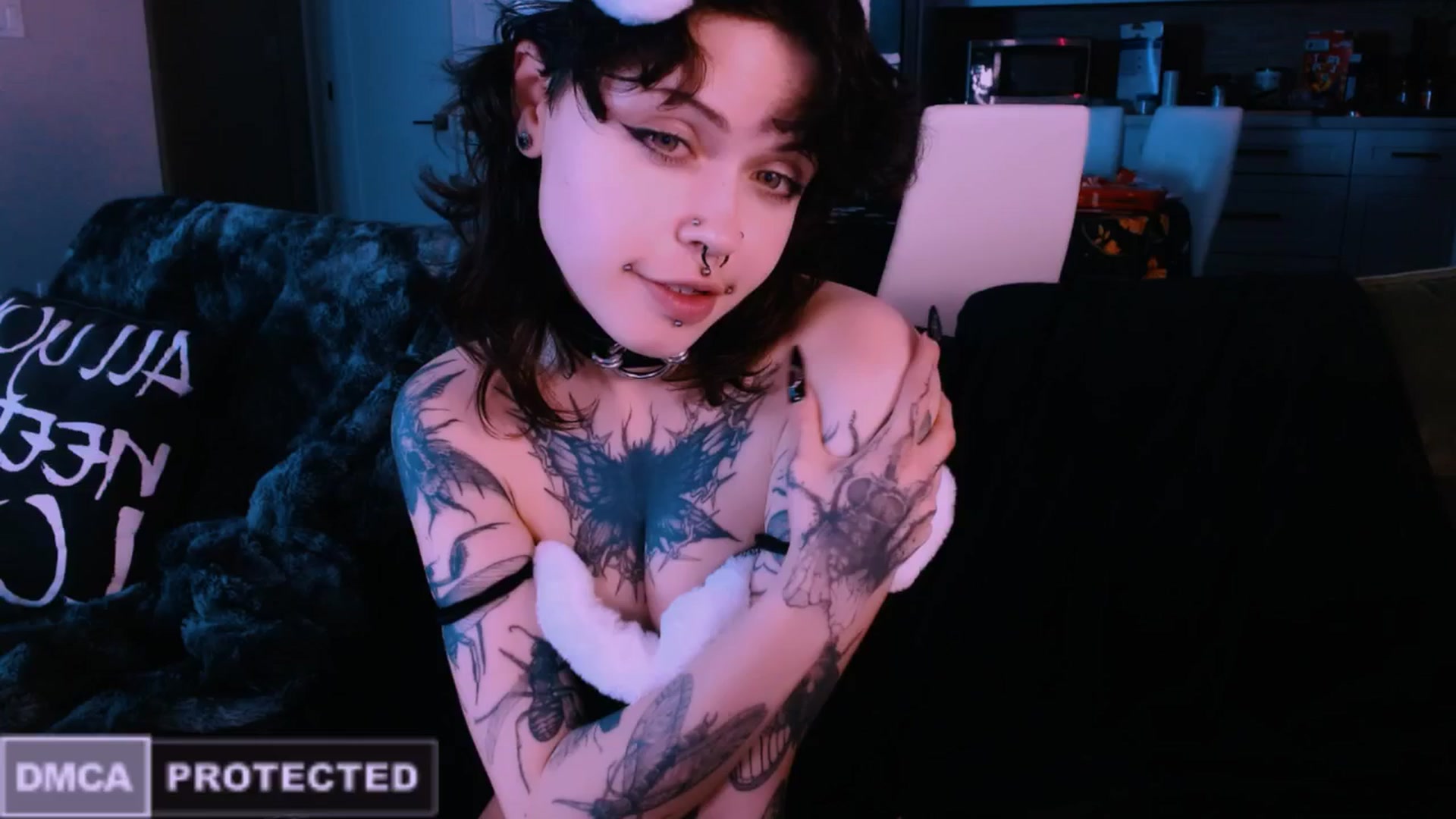 Gallery image thumbnail from CuddleFoxy's myfreecams stream on, 12/25/2025, 08:44 image 1 of 20