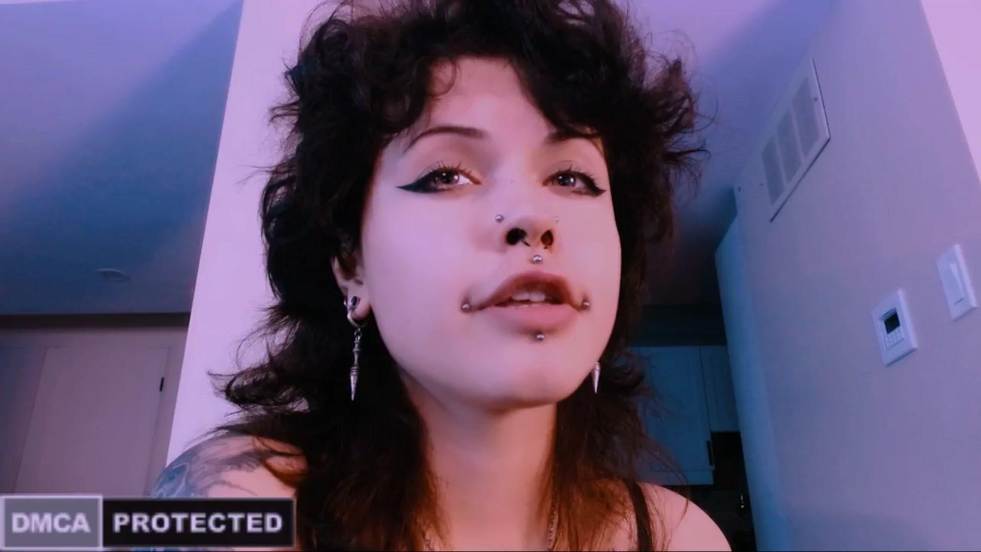 Gallery image thumbnail from CuddleFoxy's myfreecams stream on, 12/29/2025, 07:16 image 1 of 20