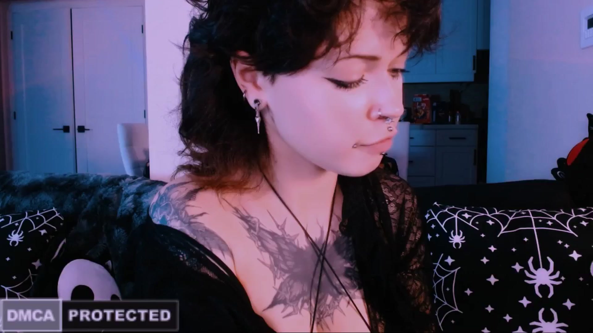 Gallery image thumbnail from CuddleFoxy's myfreecams stream on, 01/13/2026, 09:01 image 16 of 20