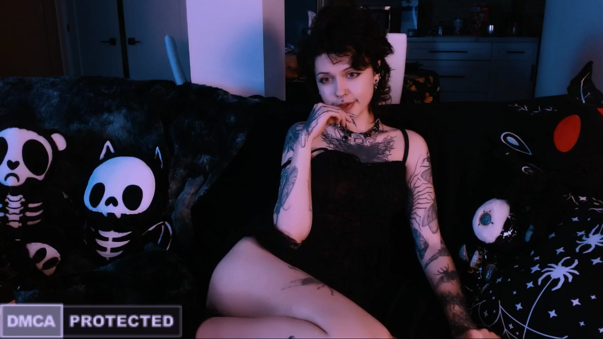 Gallery image thumbnail from CuddleFoxy's myfreecams stream on, 01/26/2026, 10:13 image 18 of 20
