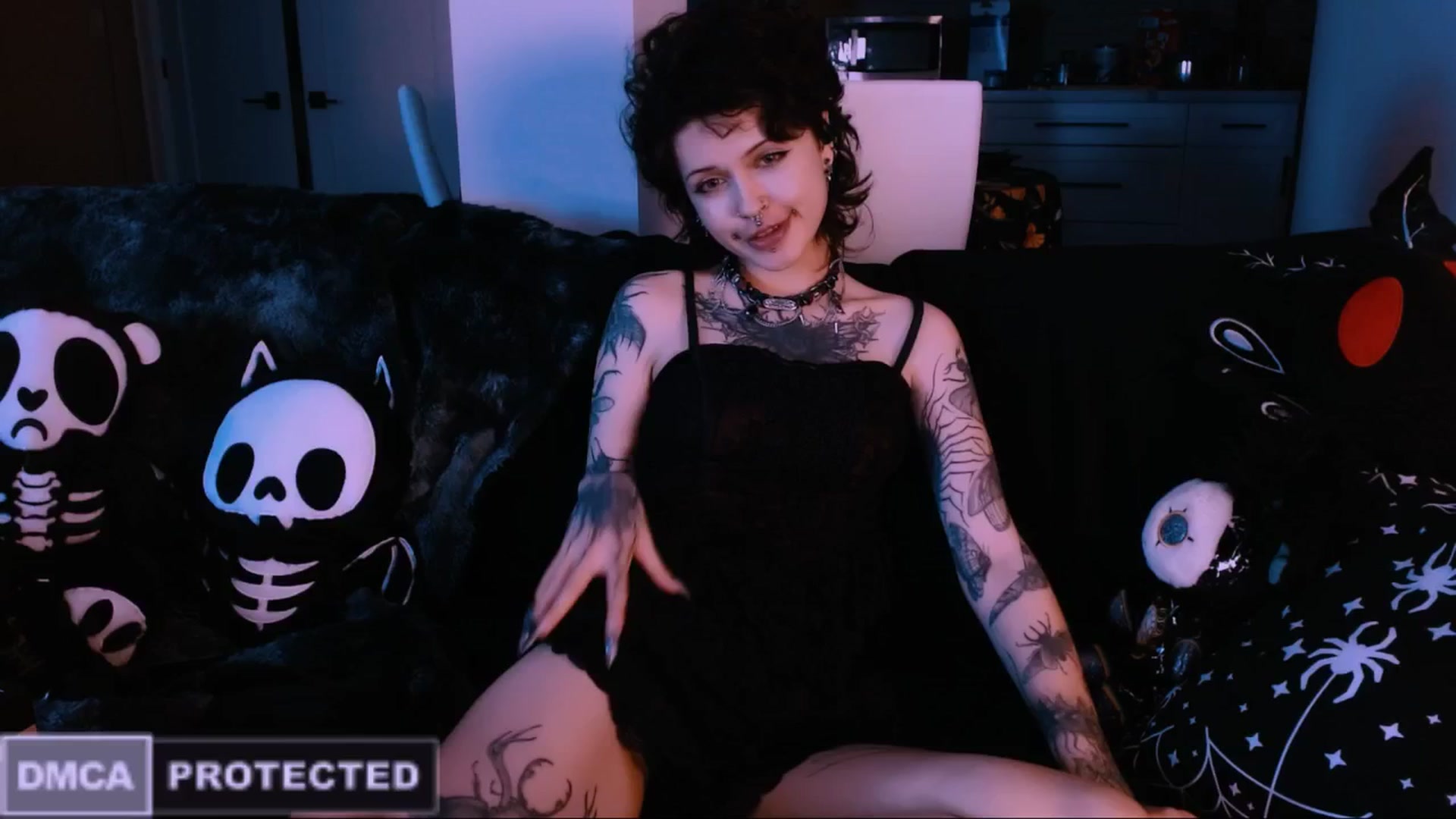 Gallery image thumbnail from CuddleFoxy's myfreecams stream on, 01/26/2026, 10:13 image 16 of 20