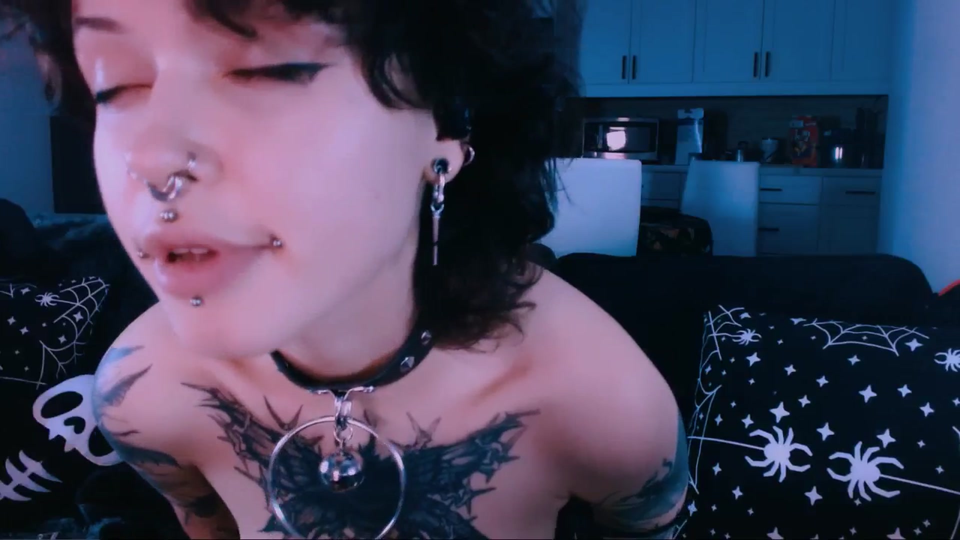 Gallery image thumbnail from CuddleFoxy's myfreecams stream on, 02/11/2026, 13:41 image 8 of 20