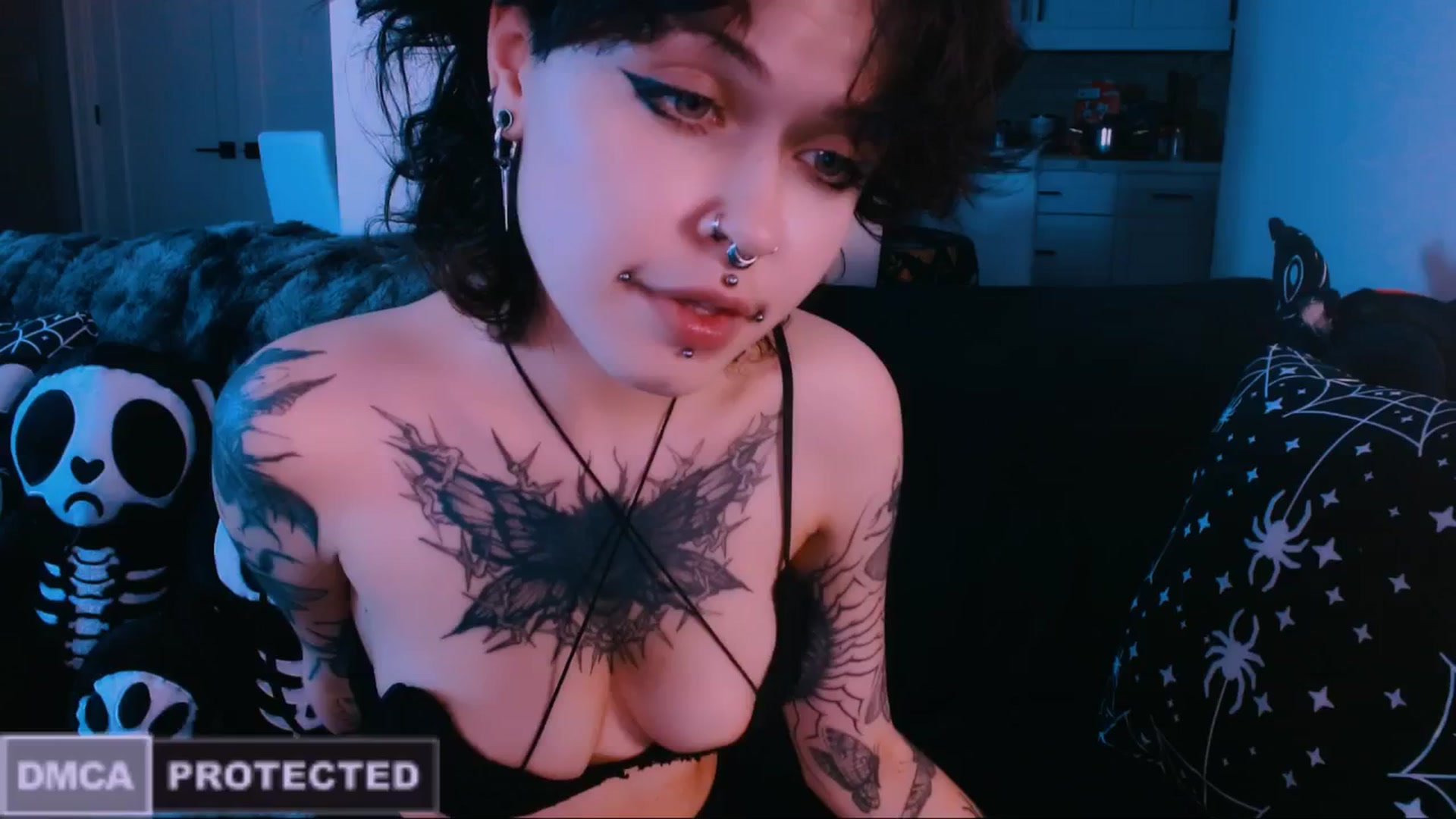 Gallery image thumbnail from CuddleFoxy's myfreecams stream on, 02/12/2026, 12:24 image 17 of 20