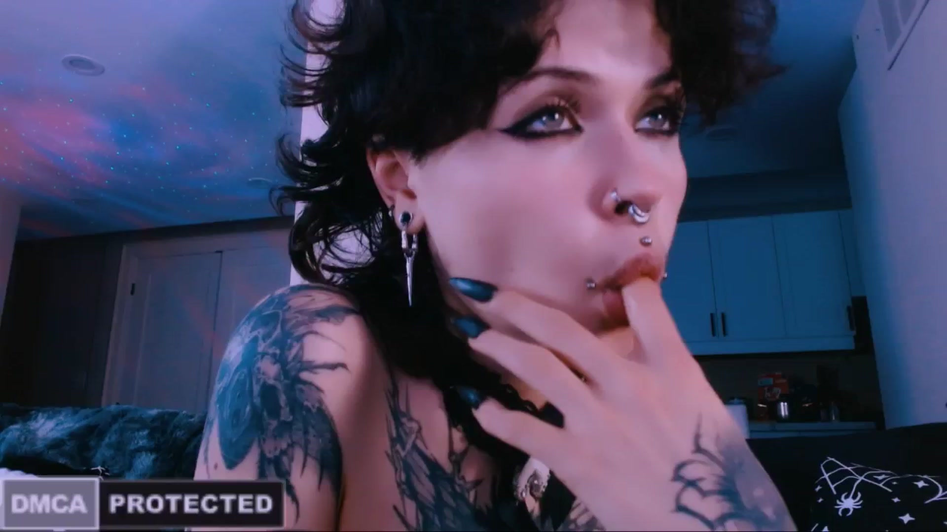 Gallery image thumbnail from CuddleFoxy's myfreecams stream on, 02/13/2026, 13:46 image 11 of 20