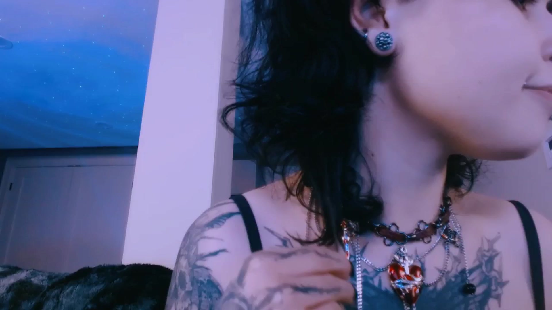 Gallery image thumbnail from CuddleFoxy's myfreecams stream on, 04/09/2026, 08:58 image 16 of 20