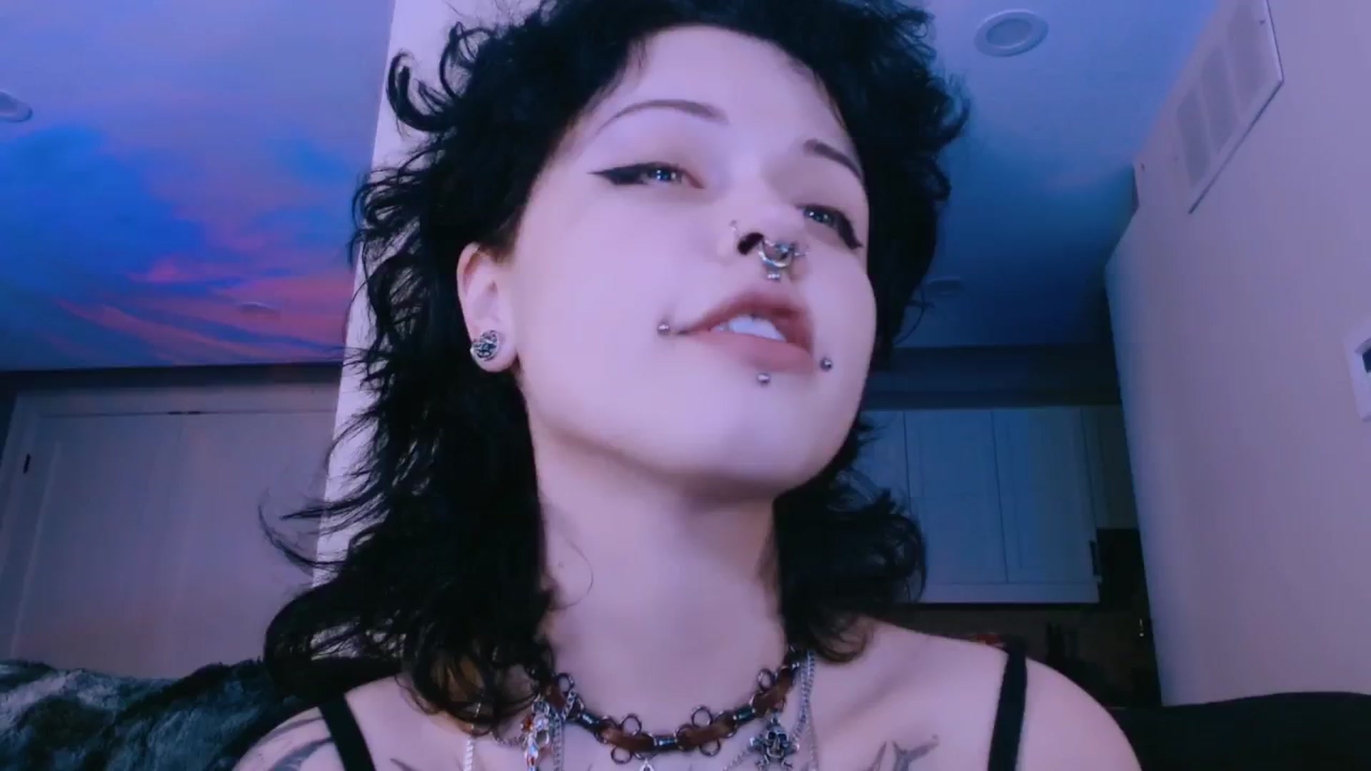 Gallery image thumbnail from CuddleFoxy's myfreecams stream on, 04/09/2026, 08:58 image 5 of 20