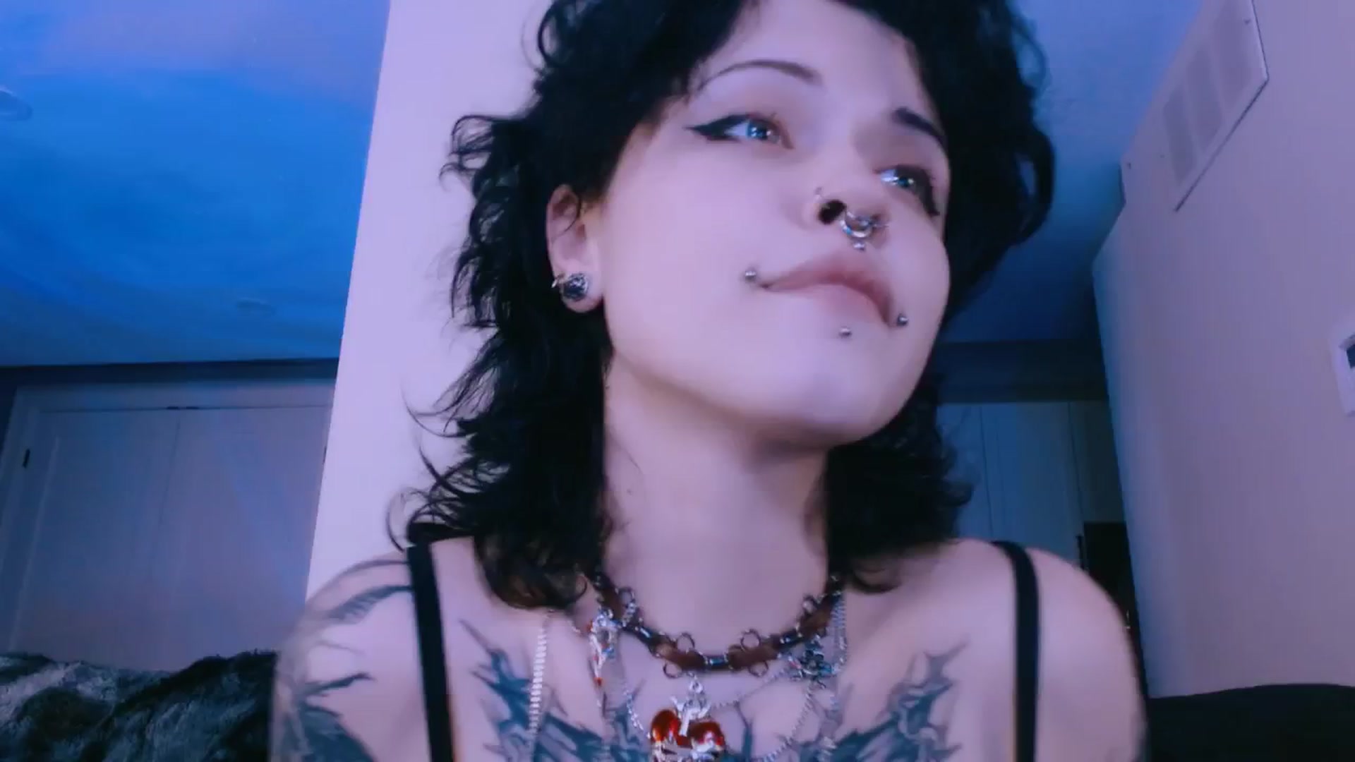 Gallery image thumbnail from CuddleFoxy's myfreecams stream on, 04/09/2026, 08:58 image 11 of 20