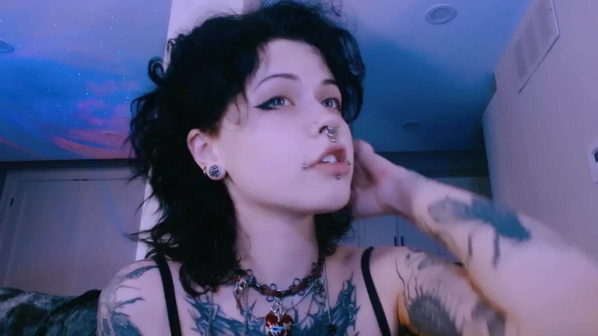Gallery image thumbnail from CuddleFoxy's myfreecams stream on, 04/09/2026, 08:58 image 7 of 20