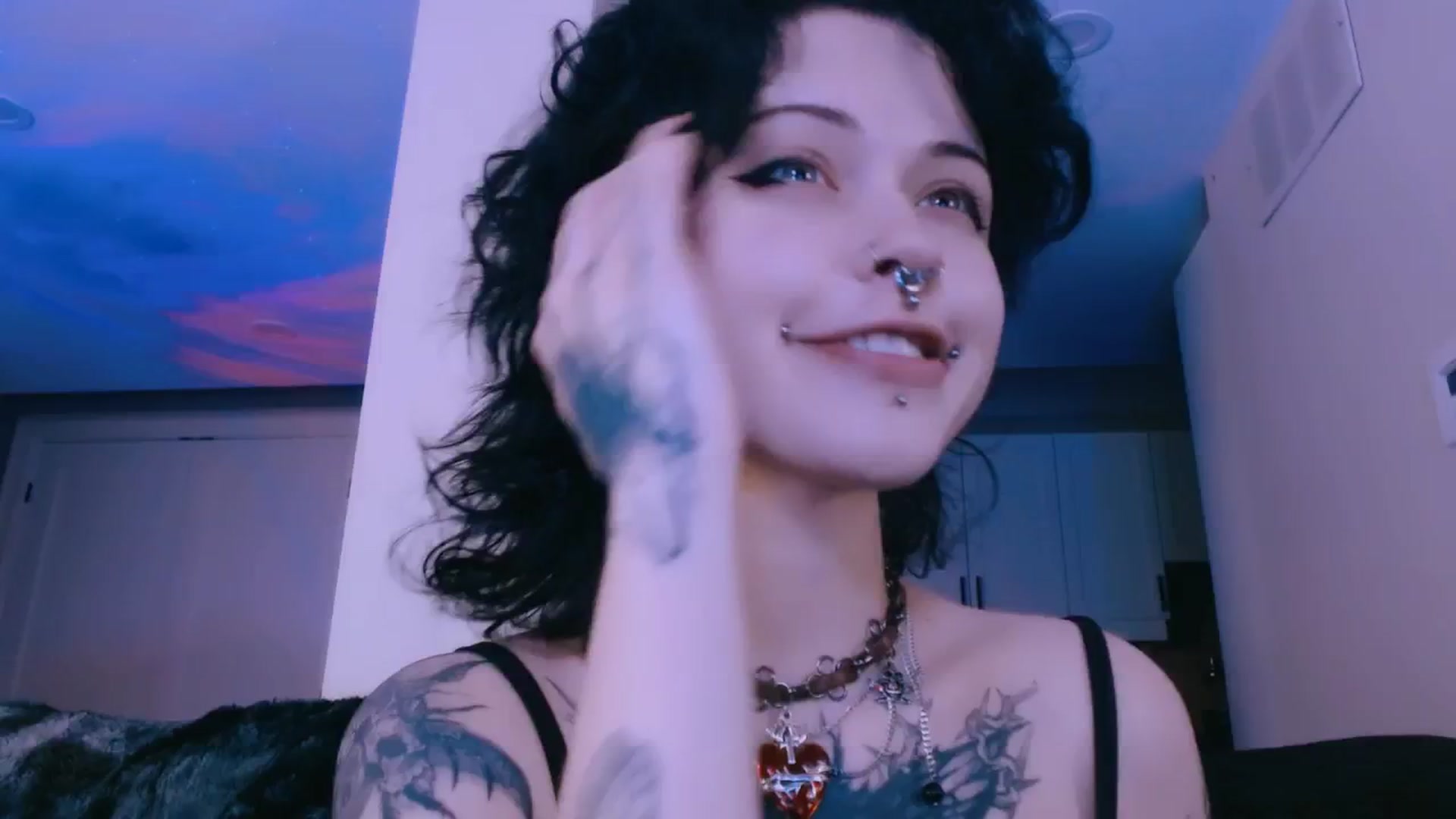 Gallery image thumbnail from CuddleFoxy's myfreecams stream on, 04/09/2026, 08:58 image 12 of 20