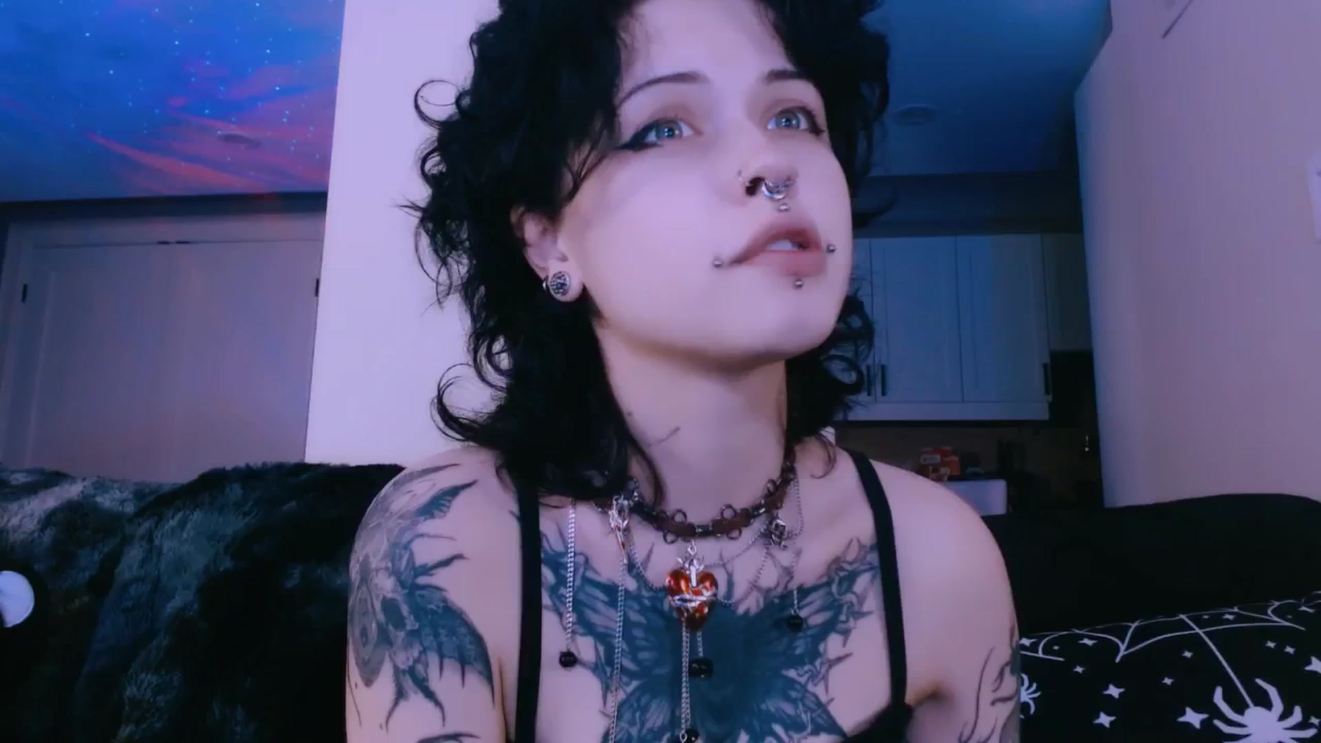 Gallery image thumbnail from CuddleFoxy's myfreecams stream on, 04/09/2026, 11:09 image 8 of 20