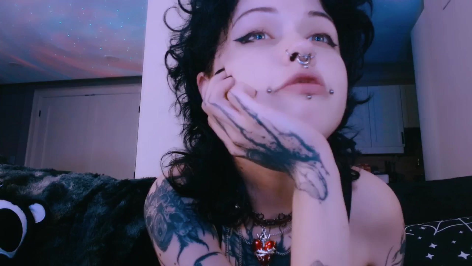 Gallery image thumbnail from CuddleFoxy's myfreecams stream on, 04/09/2026, 11:09 image 14 of 20