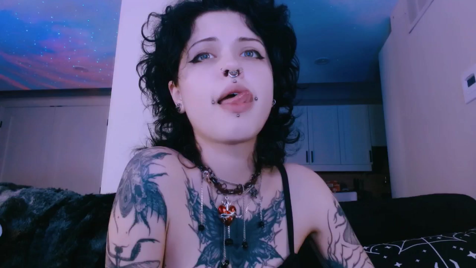 Gallery image thumbnail from CuddleFoxy's myfreecams stream on, 04/09/2026, 11:09 image 20 of 20