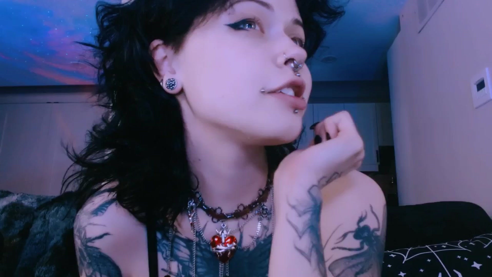 Gallery image thumbnail from CuddleFoxy's myfreecams stream on, 04/09/2026, 11:09 image 1 of 20