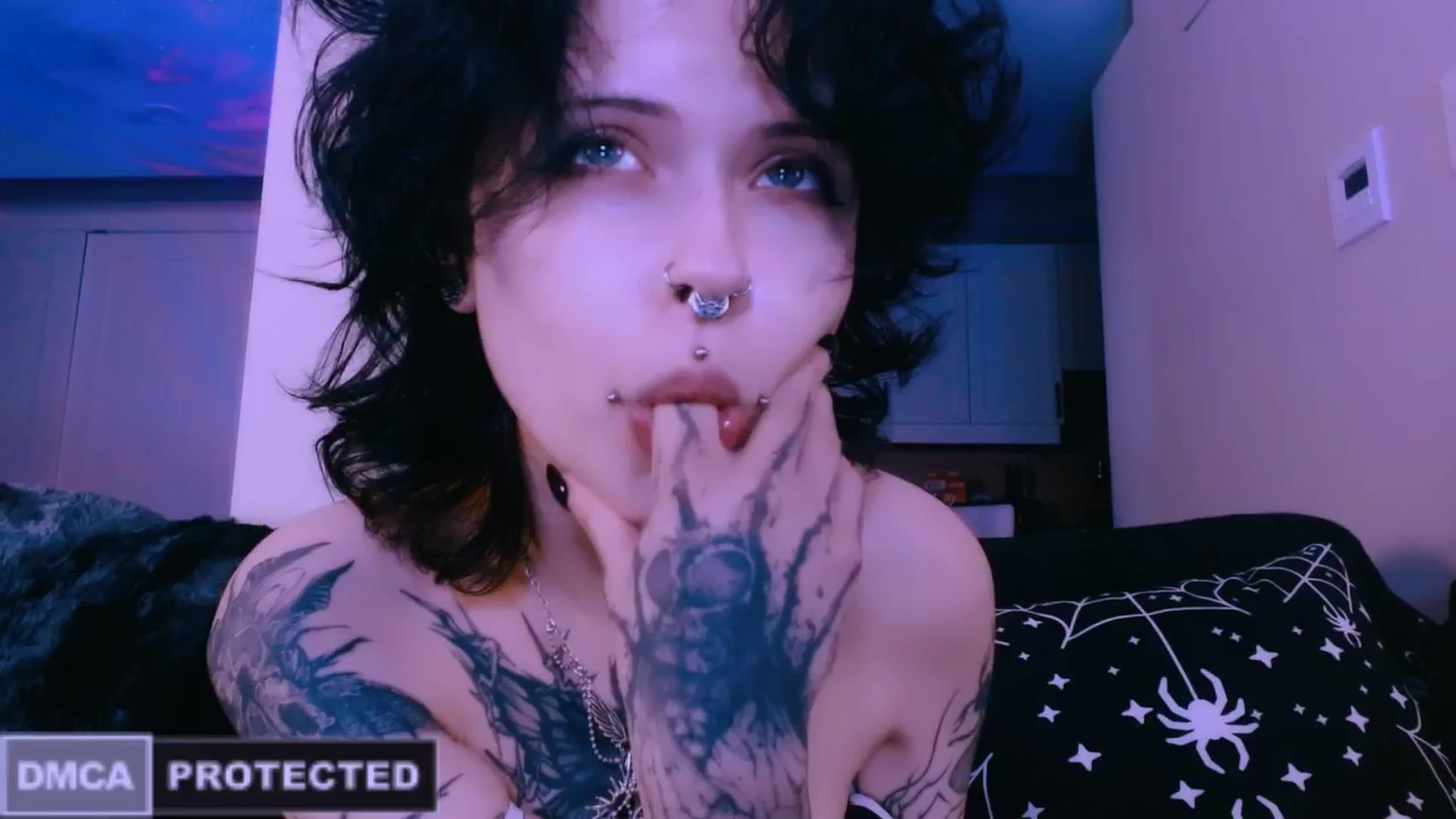 Gallery image thumbnail from CuddleFoxy's myfreecams stream on, 04/12/2026, 09:20 image 9 of 20