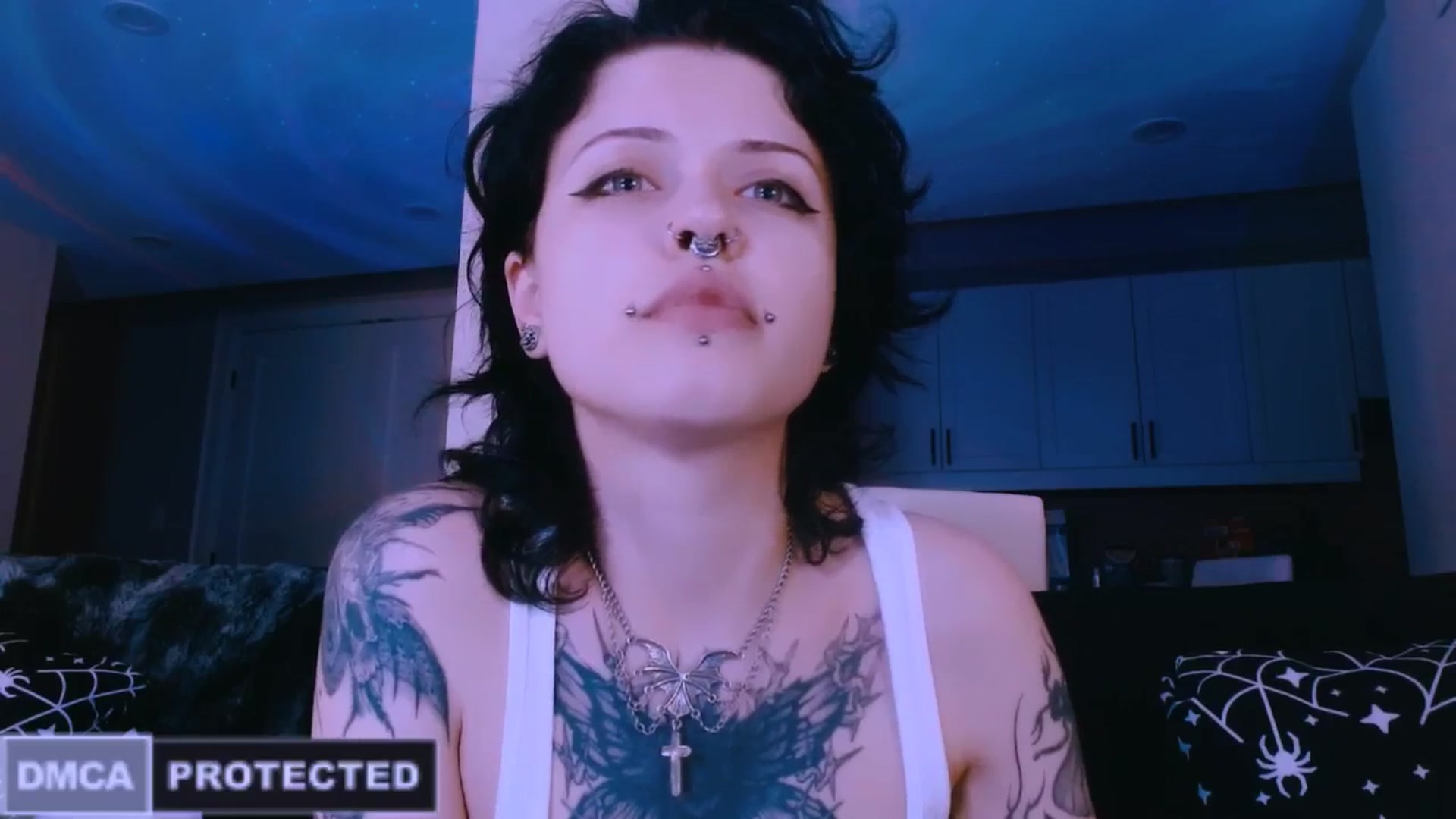 Gallery image thumbnail from CuddleFoxy's myfreecams stream on, 04/14/2026, 09:33 image 13 of 20