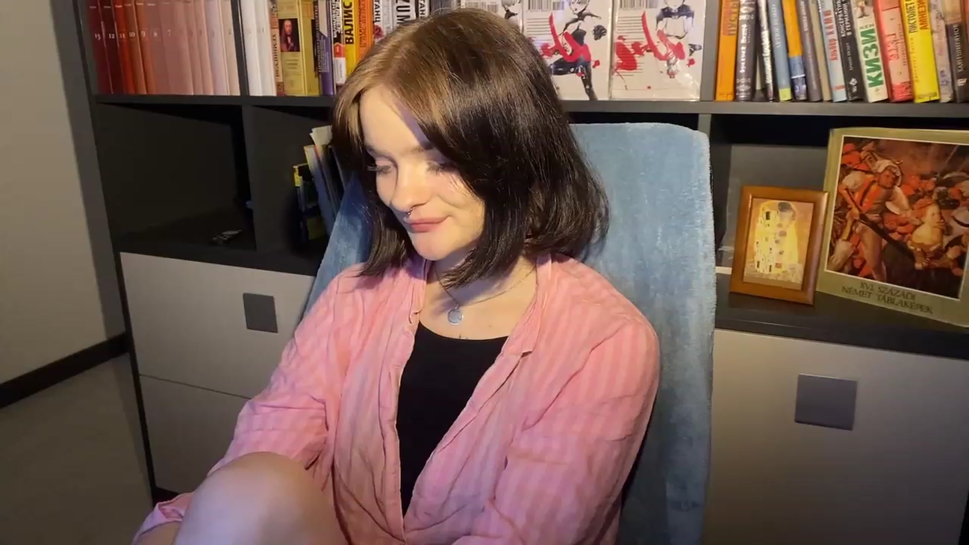 Gallery image thumbnail from CuddlyCloud_'s myfreecams stream on, 01/19/2023, 17:01 image 17 of 20